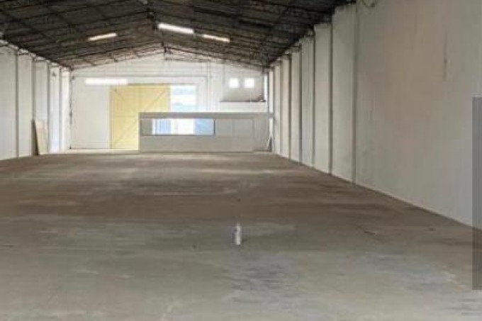 Barracão PR 445 - Área útil 1.200 m²