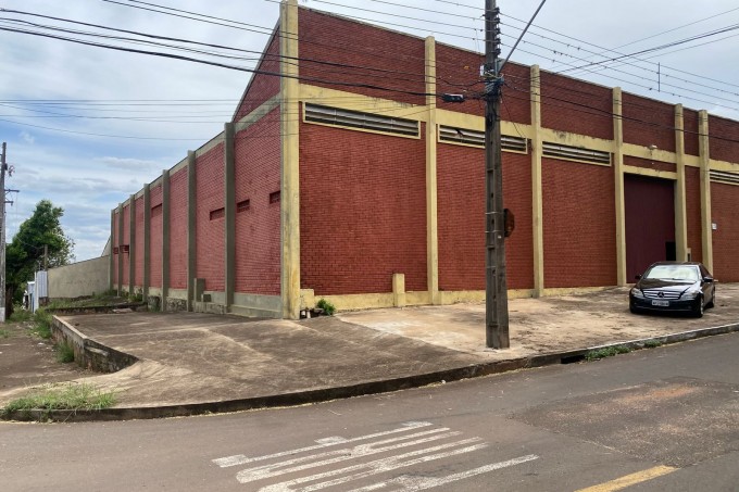 Barracão no Bairro Industria Leves - Londrina PR